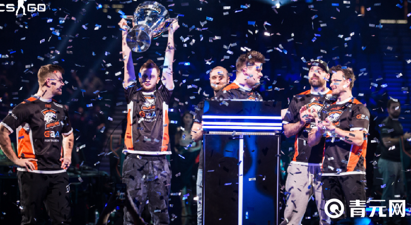 电子竞技巅峰对决：Spirit vs Complexity 1/4决赛donk战术对hallzerk策略战